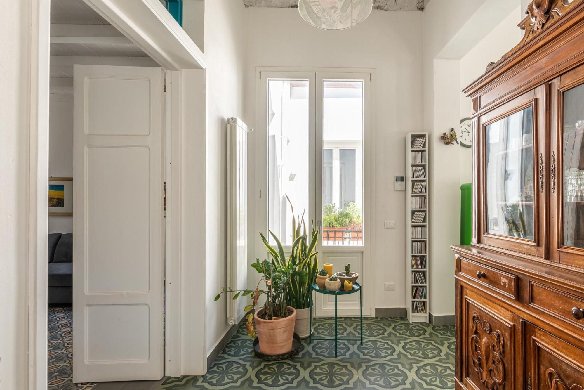 Apartment Una Terrazza Su Via Calderai By Wonderful Italy